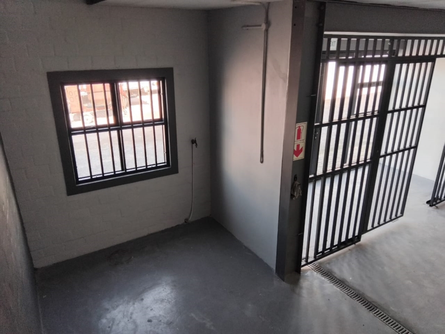 To Let commercial Property for Rent in Middedorp Western Cape